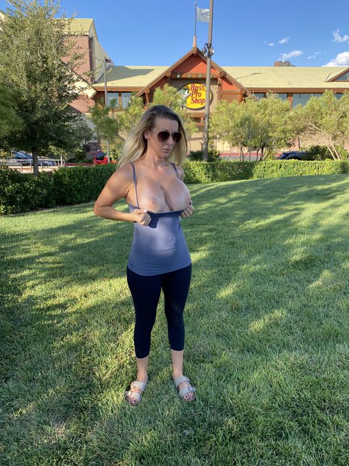 Offer ends today!! Subscribe Now and become a VIP before Onlyfans changes the rules. #publicflashing<a href="/tag/publicnudity"class="tags"><span>#publicnudity</span></a><a href="/tag/perfectboobs"class="tags"><span>#perfectboobs</span></a><a href="/tag/flashing"class="tags"><span>#flashing</span></a><a href="/tag/public"class="tags"><span>#public</span></a>