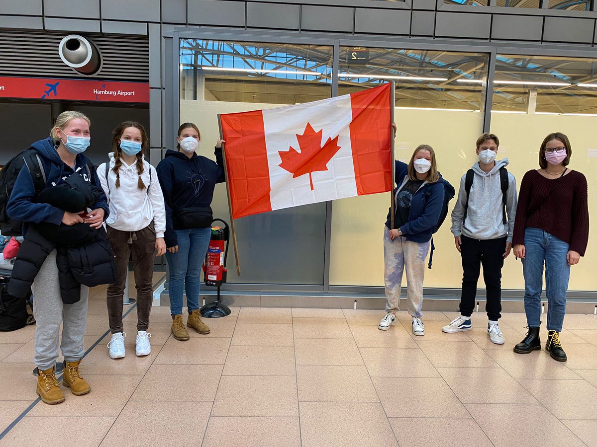 Fully vaccinated international students are on their way!  #COVID19Vaccination <a href="/KootenayLakeInt/">Kootenay Lake International</a> <a href="/SD8KootenayLk/">SD8 Kootenay Lake</a>