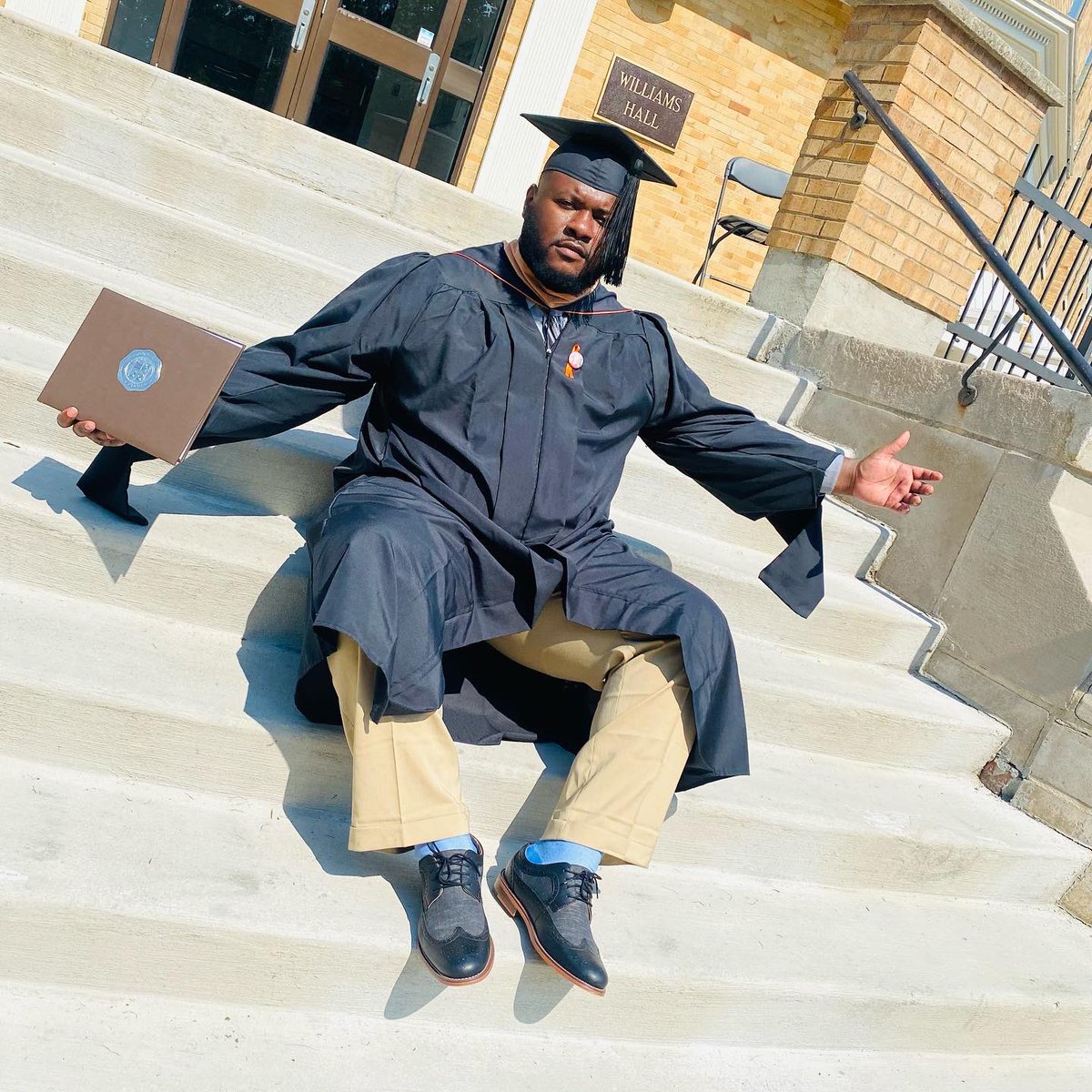 MalikO_5's tweet image. MBA. 🎓