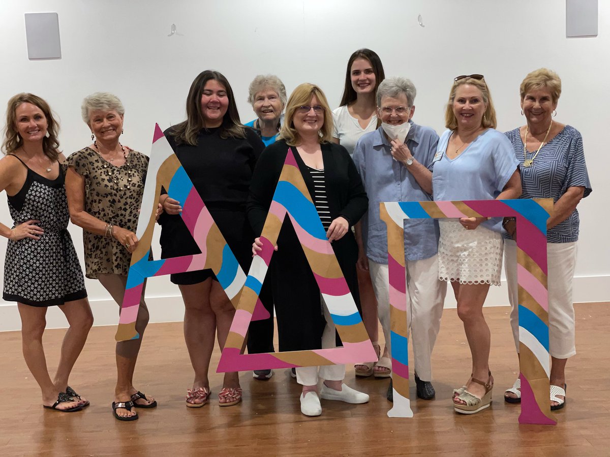 ADPiSATX's tweet photo. This week, the San Antonio Area Alumnae Association provided a lunch to our collegian sisters at @utsaadpi and @txstadpi! These women have been working hard to prepare for recruitment and welcome home Alpha Class of Fall 2021 💎 https://t.co/ea8UrYChcb