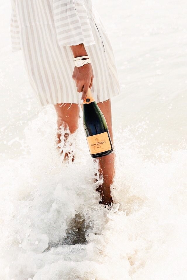 Firebird_agent's tweet photo. Un agradecimiento especial a @RPveuveClic y @TheMacallan_Fk por haber sido parte esencial de la celebración haciendo que las bebidas sean excepcionales.

#BallerinasBDay https://t.co/Q1dJX0w9fl
