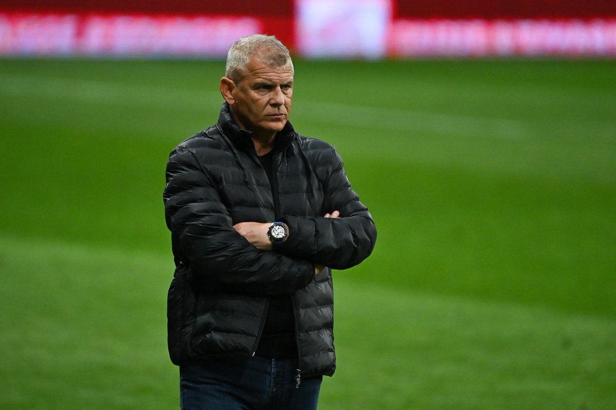90footballFr's tweet photo. Patrice Garande futur entraîneur de Dijon ? 

Info @90footballFr 

[#Ligue2] Le @DFCO_Officiel fonce sur Patrice #Garande ! 

Les dirigeants dijonnais sont fortement intéressés par le profil de l'ancien entraîneur de Toulouse pour remplacer David #Linares.

#DFCO https://t.co/RtLLDHqEXi