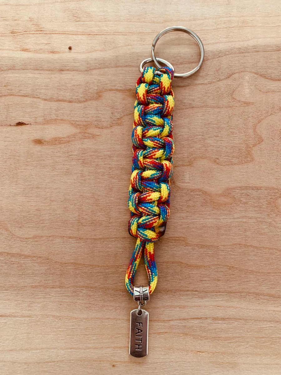 PeonyCreation's tweet photo. Excited to share this item from my #etsy shop: Rainbow Metal Faith Bead Paracord Key Chain #birthdaygift #beadedkeychain #giftkeychain #paracordkeychain https://t.co/fEQ3yVILza https://t.co/4rEHAqV3BC