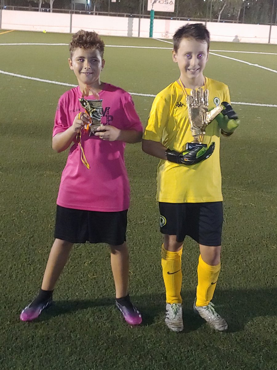 porterospalmar's tweet photo. ✅ Enhorabuena a nuestros porteros tato (campeón) y Martín (subcampeón) en las batallas de porteros disputadas ayer en altea.

Sois muy grandes campeones 🙌 https://t.co/dslbD2E8Xa