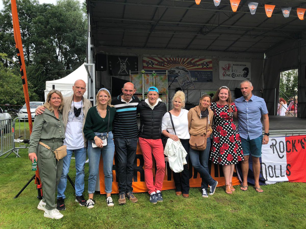 dorobertrand's tweet photo. Belle mobilisation des élus de notre équipe municipale ce week-end pour Estaires Rétro ! Merci !
@BFicheux @au_ville @yannbeegoode @bocquet_herve
#harleydavidson #samwilcox
#Estaires https://t.co/4hcMuZvkTK