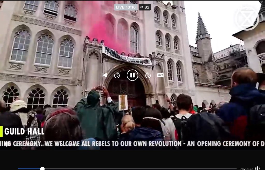 SebastianSandys's tweet photo. The Guildhall, seat of governance in the City of London , is under occupation.
There can be no more business as usual in the City if our planet is to remain inhabitable.
#ClimateEmergency #ClimateCrisis #ActNow #TellTheTruth #FilthyBankers
@XRIslington @money_rebellion https://t.co/581P5TZesH