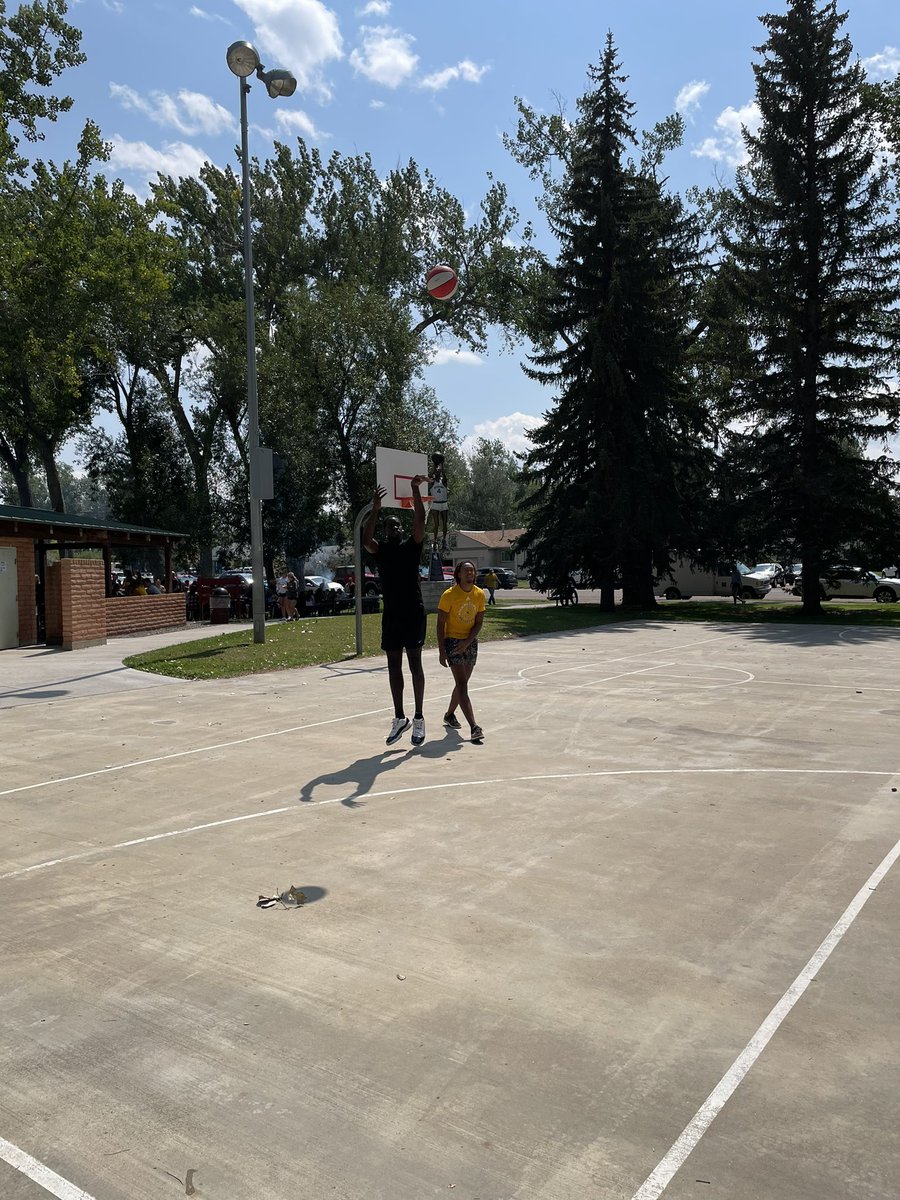 𝙒𝙚𝙡𝙘𝙤𝙢𝙚 𝙗𝙖𝙘𝙠 𝙛𝙩𝙤𝙢 <a href="/UWSAAC/">Uwyo SAAC</a> 🤠
🟤🟡 𝘒𝘪𝘤𝘬𝘪𝘯𝘨 𝘰𝘧𝘧 𝘵𝘩𝘦 𝘴𝘵𝘢𝘳𝘵 𝘰𝘧 𝘵𝘩𝘦 𝘴𝘤𝘩𝘰𝘰𝘭 𝘺𝘦𝘢𝘳 𝘸𝘪𝘵𝘩 𝘴𝘰𝘮𝘦 𝘣𝘢𝘭𝘭 𝘢𝘯𝘥 𝘉𝘉𝘘 🍔🏀 #onewyoming🤝 #HTBAG🤎💛