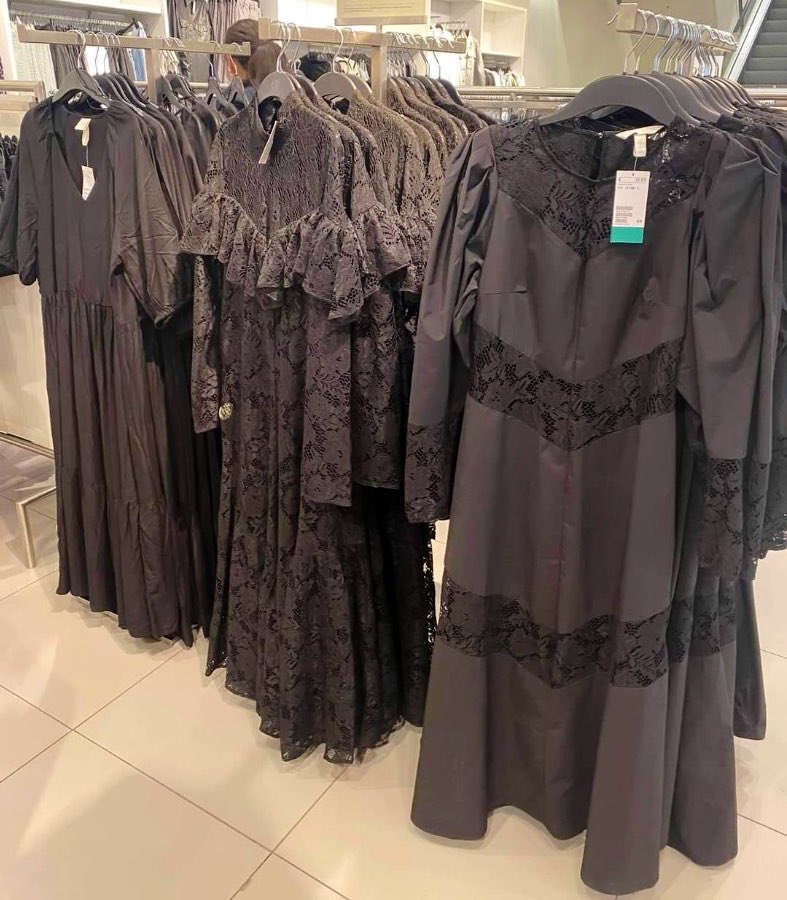 KinkyCrow's tweet image. Ya es La Casa de Bernarda Alba en H&amp;amp;M.