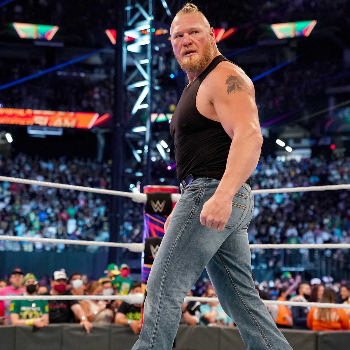WWE tweet media