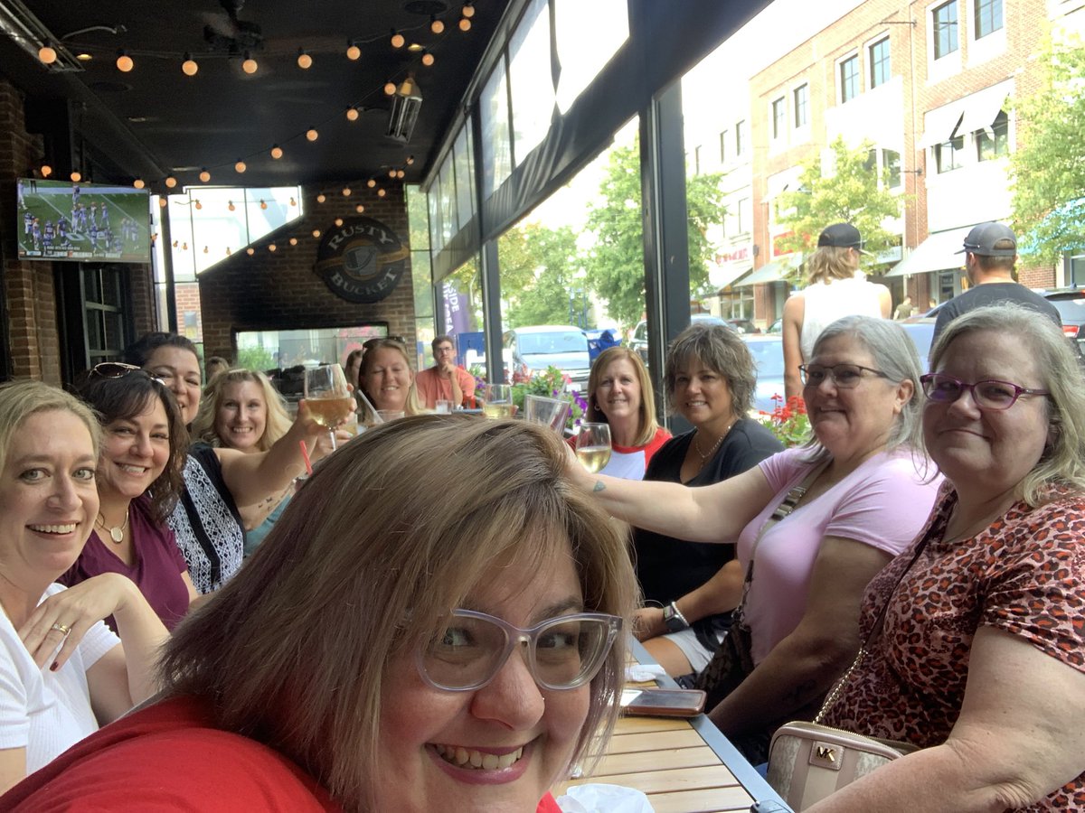 TamifromOhio's tweet photo. Ohio GGโs meetup!!! 10 strangers came together as friends all because of @w_white18 โค๏ธ #ggstrong #longgame #friends #rustybucket #sundayfunday https://t.co/g0v9CGIckA