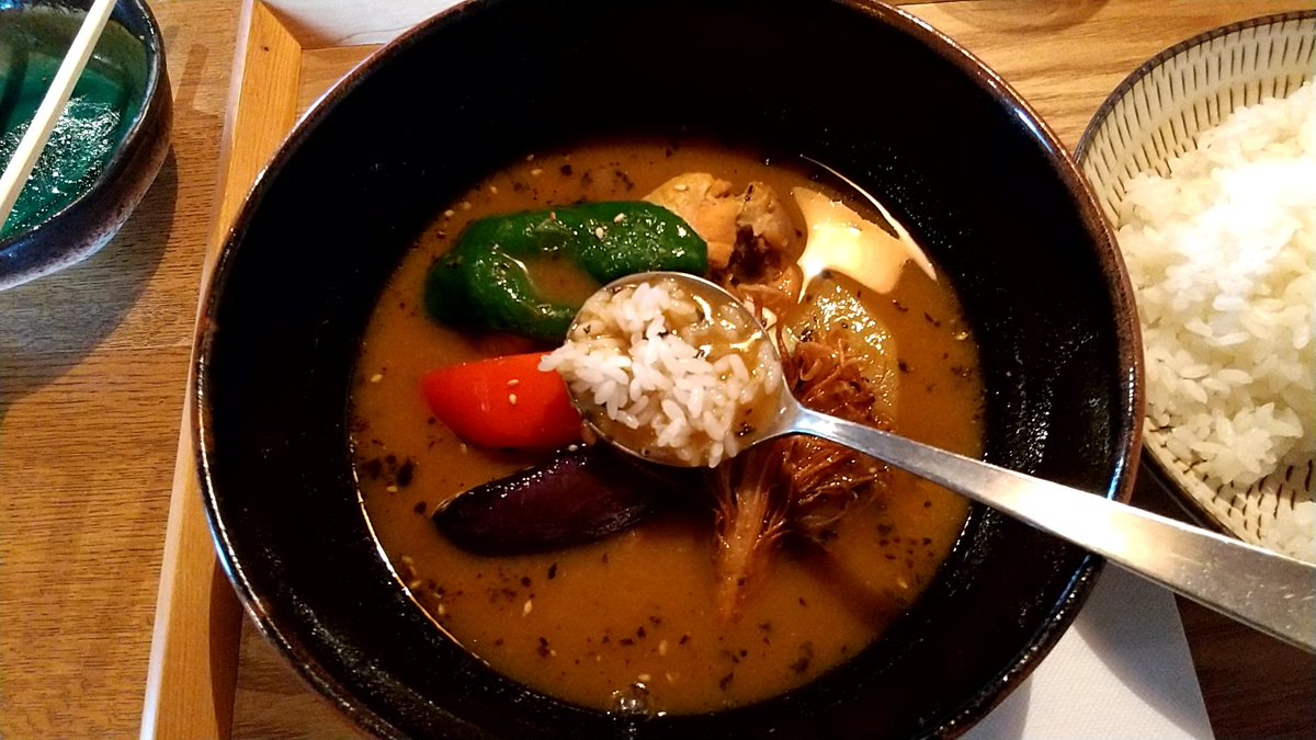ちーはーるー カリーラリー 高砂通り モイモイ さん たっぷり野菜とチキンのスープカレー 甘さの奥に心地よいスパイス ホロホロに柔らかい骨付き鶏肉に素揚げされた野菜が良いアクセントで最高でした また行きたい スープカレー 松本市 ちーはーるー カリーラリー 高砂通り モイモイ さん たっぷり野菜とチキンのスープカレー 甘さの奥に心地よいスパイス ホロホロに柔らかい骨付き鶏肉に素揚げされた野菜が良いアクセントで最高でした また行きたい スープカレー 松本市