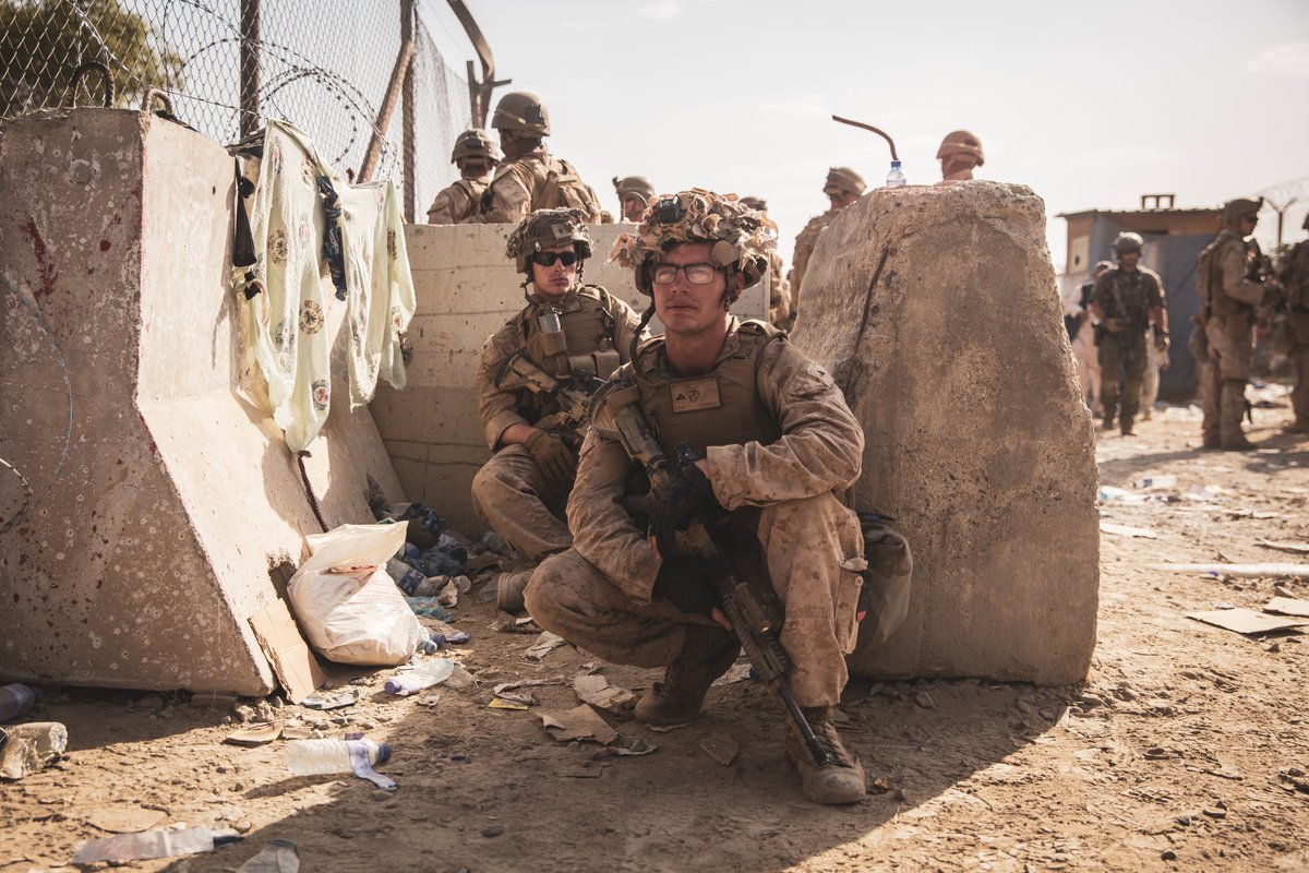 .@USMC Marines with @SPMAGTF_CR_CC keep watch at Hamid Karzai International Airport in Kabul, Afghanistan. #HKIA