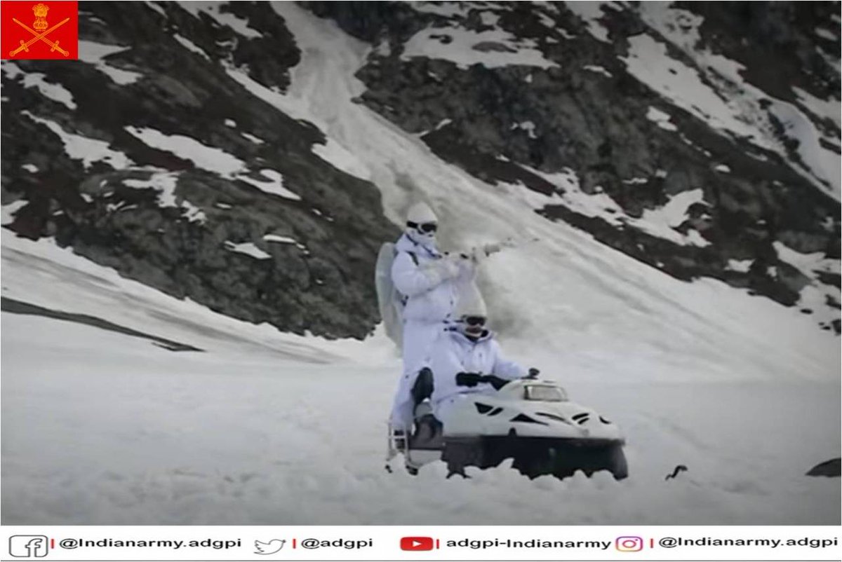 "पर्वत की चोटी छूने को 
 पर्वत पर चढ़ना पड़ता है ।
 सागर से मोती लाने को 
 गोता खाना ही पड़ता है ॥"
                           -द्वारिका प्रसाद माहेशवरी

#MondayMotivation
#IndianArmy
#StrongAndCapable