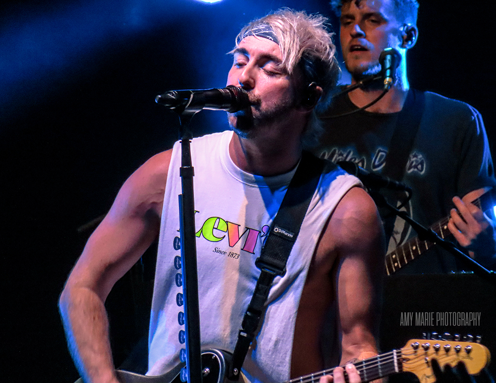 amymckeonphoto's tweet photo. Alex Gaskarth (@AlexGaskarth / @AllTimeLow) - Side Summer Fest - Dallas, TX  (08.17.21)

#alltimelow #sadsummerfest #sidesummerfest https://t.co/1c1PFKB87d