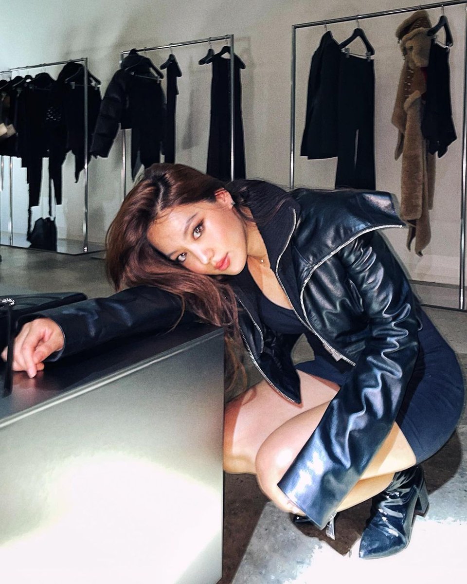 ๐๐๐. tweet media