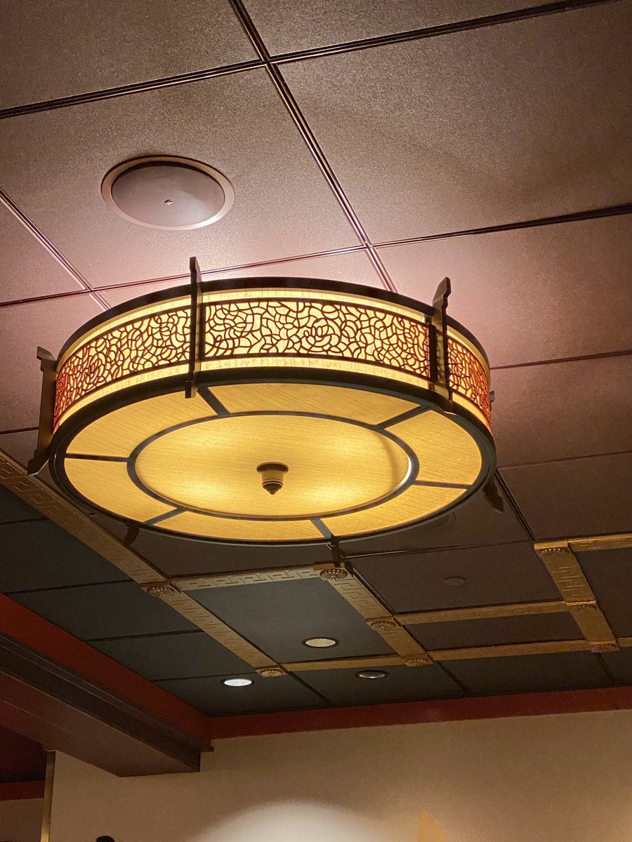 MaDlyCharming's tweet photo. This is my favorite hidden Mickey. RT if you can see see it! https://t.co/IhcNF9YxPX