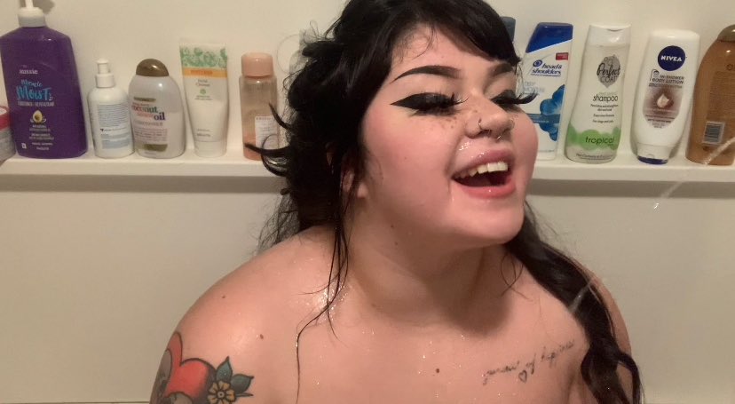 screenshot from my new fansly video of me being literally the cutest urinal...