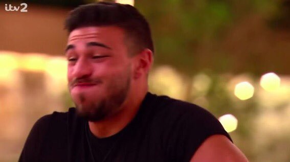 Emma71004244's tweet photo. Love to see Teddy’s family rip into Faye lol #LoveIsland https://t.co/l3y4mkmeb2