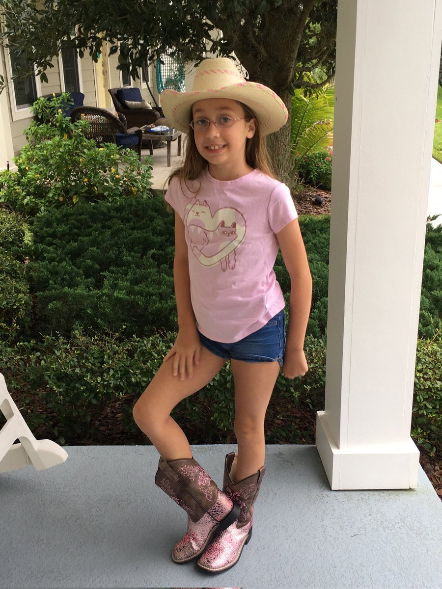 MCoppagePhoto's tweet photo. Our dime store cowgirl @KaceyMusgraves @jaxlionsfan https://t.co/0uLQDsrE8p