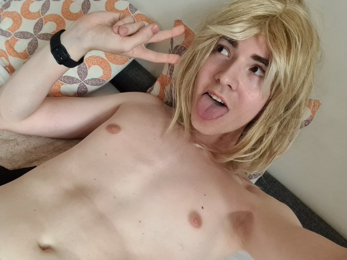 Good Night everybody! ??

#femboy #cutie #blonde #gay #twink #sissy #pretty #white #sissyboy https://t