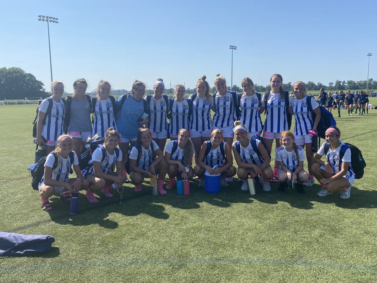 2-1 W in the ☀️☀️☀️to start the season 👏 🥅 from <a href="/briludwig04/">Bri Ludwig</a> and <a href="/sbrownebozzi/">sophia browne-bozzi</a> ⚽️❤️