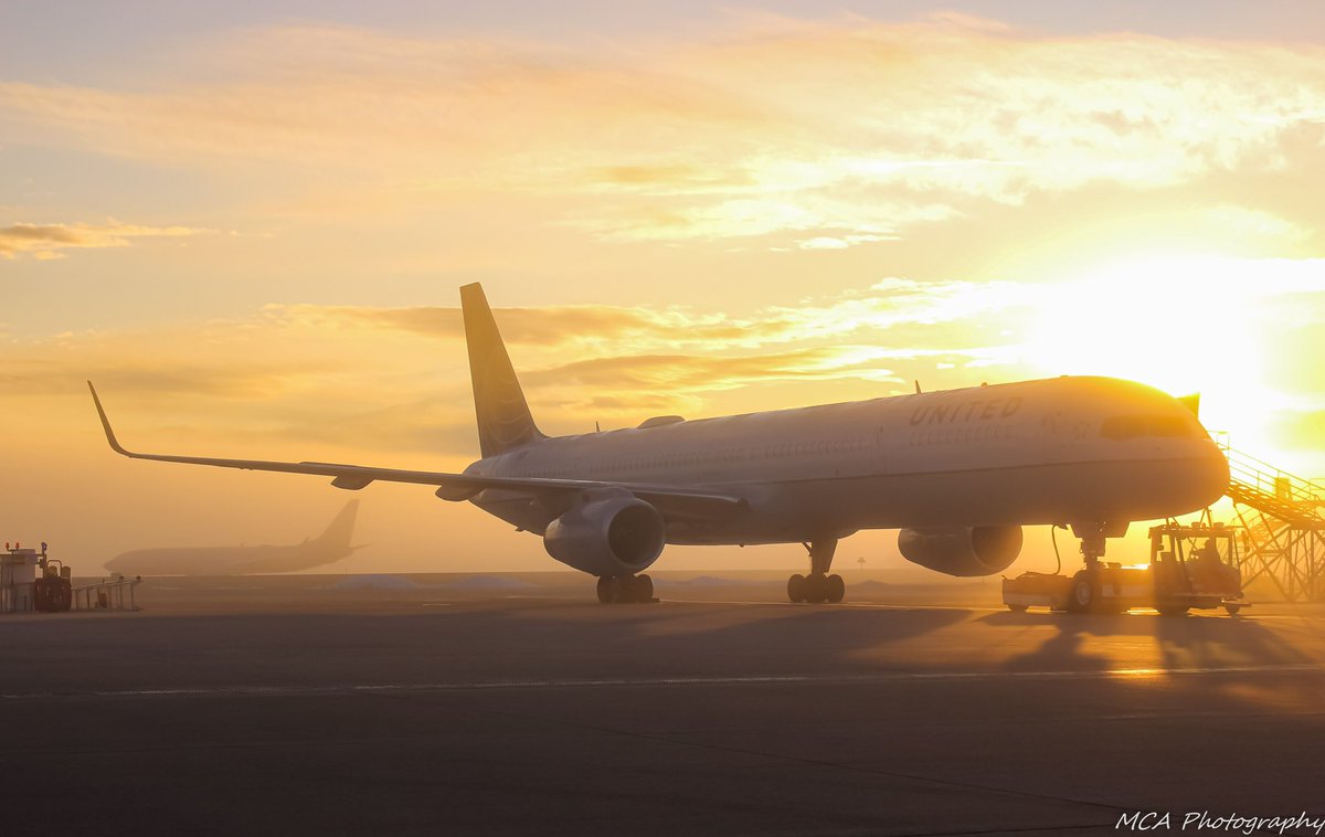 TerenzioMario's tweet photo. Good Morning United! A foggy start to an amazing day!!! Happy Sunday! #beingunited #dentechops @JRoo1421 @weareunited https://t.co/iMteCjMGjU