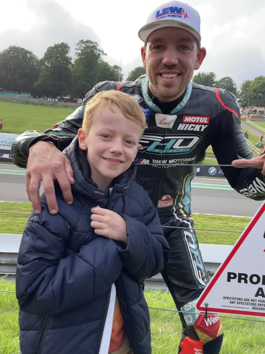 DaveClarry's tweet photo. @peterhickman60 @CadwellPark @OfficialBSB @BMWMotorradUK @Motul_uk @SuomyOfficial @Global_Robots @LEWelectrical Brilliant weekend! Well done 👍 https://t.co/zNNT4000Xm