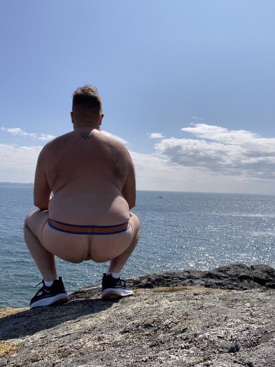 NVHomoBear's tweet photo. Day trip to #bowenisland with the #husbear and while doing some seaside cliff hiking, I started to get too hot and had to shed some layers. Repping my fave jockstrap brand, @worldofbearbox too! https://t.co/cKH4mFFIhl