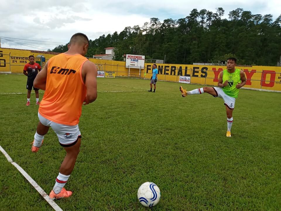 Quiche_FC's tweet photo. 🏟Calentamiento de nuestros Guerreros🔥 https://t.co/2nIGvEbZq4