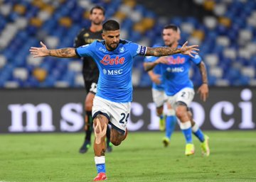 en_sscnapoli's tweet photo. 🏟😍🔥
#NapoliVenezia 2-0
💙 #ForzaNapoliSempre https://t.co/PpWUDQFLhw