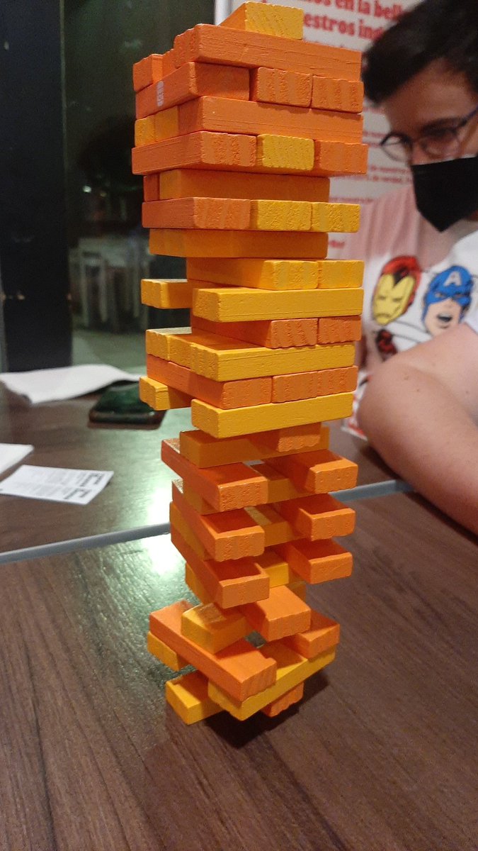 Proapacho07's tweet photo. Solo dios sabe cuando se caerá( PD: se cayó miéntras publicaba esto) #jenga https://t.co/gJi1GSFgee