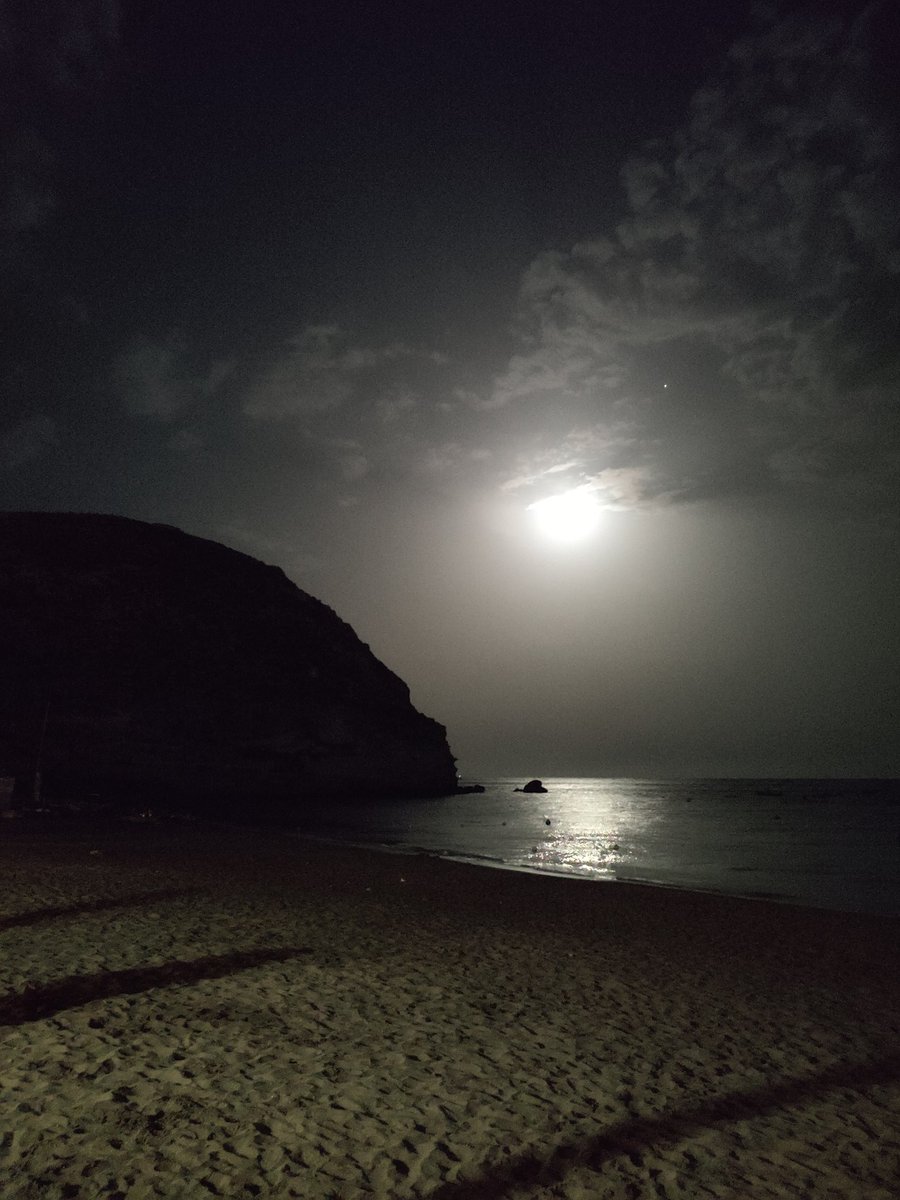 mabelutxi's tweet photo. Y la Luna!! #Magia #22agosto #MarcoIncomparable https://t.co/r02uCyNyWV