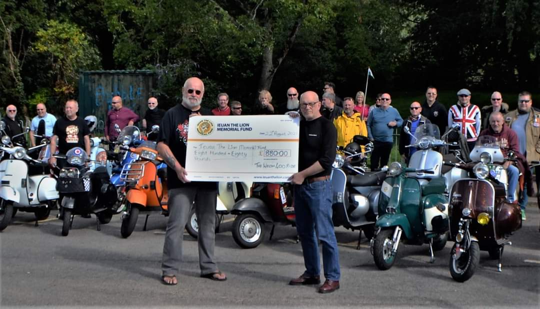 We had a cheque presentation today! Many thanks to the Scooter Family who took part in The Welsh 400 Ride 2021 they raised a staggering £880. #FantasticSupport #ScooterFamily #IeuanTheLion #Welch400 #THANKYOU 
🧡🦁🏴󠁧󠁢󠁷󠁬󠁳󠁿