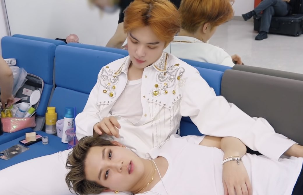 archivelmh's tweet photo. get you someone who treats you the way minhyuk treats jooheon https://t.co/HZue7ESY2W