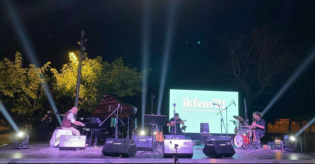 GNPAECT's tweet photo. Juan Carlos Gambas + Convidados, hoje, no ikfem’21 em co-produção com o AECT da Eurorregião Galicia - Norte de Portugal
#aect #interreg #galicia #nortedeportugal #cooperation #xuntadegalicia #ccdrn #cultura #nortear https://t.co/SsN9JVkTVe https://t.co/obem34q2Qk