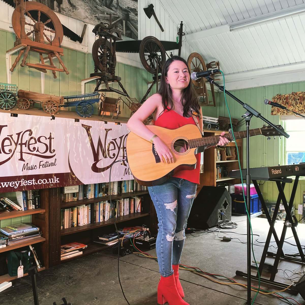 lauralohmusic's tweet photo. Thanks @Weyfest today was fun!!! โค๏ธ๐ถโ๐ป #weyfest #livemusic #festival #farnham #rusticstage #acoustic #guitar #musician #singersongwriter https://t.co/GhPHq5X6GW