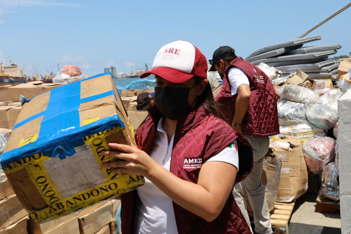 La <a href="/AMEXCID/">AMEXCID</a> trabaja de manera coordinada con integrantes de la <a href="/SEMAR_mx/">SEMAR México</a>🇲🇽 que cargan víveres y medicamentos en el buque #Papaloapan para hacerlos llegar al pueblo de Haití🇭🇹. <a href="/GobiernoMX/">Gobierno de México</a> <a href="/lopezobrador/">Andres Manuel</a> <a href="/SRE_mx/">Relaciones Exteriores</a> <a href="/m_ebrard/">Marcelo Ebrard C.</a> <a href="/AMEXCID/">AMEXCID</a> <a href="/LauraElenaCC/">Laura Elena Carrillo Cubillas</a> <a href="/GSandovalSalas/">Gloria Sandoval Salas</a> <a href="/SEDENA_mx/">SEDENA</a> <a href="/CNPC_MX/">Coordinación Nacional de Protección Civil</a>
