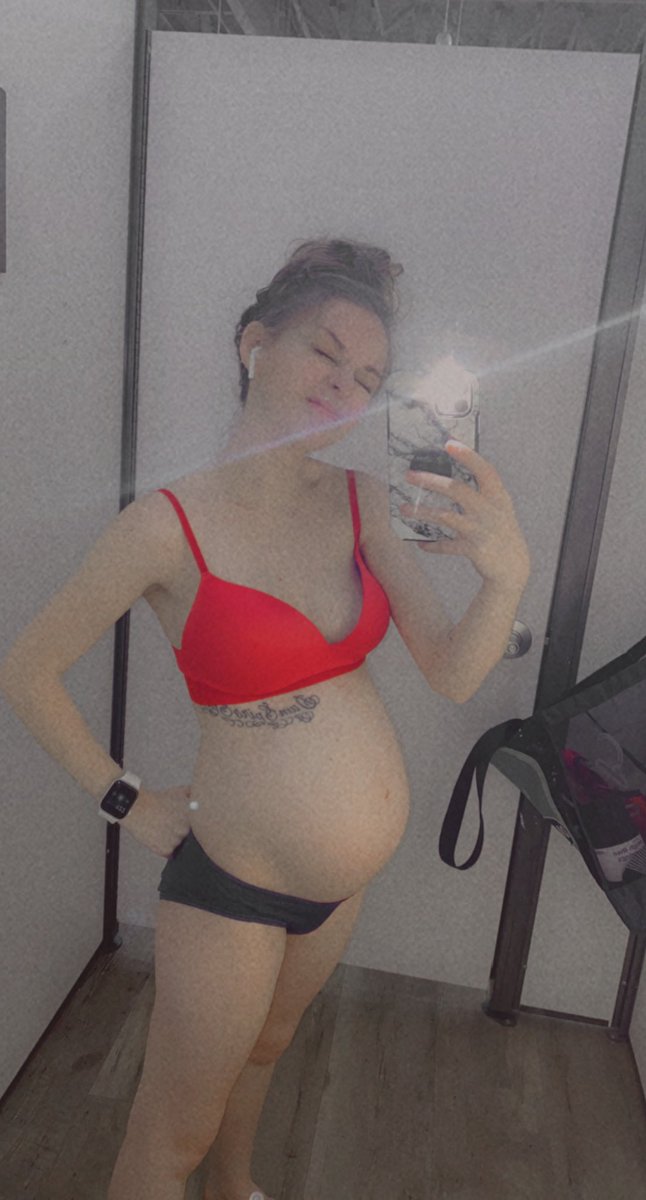 PrincessAbbi666's tweet photo. My poop face because I’m ready for this kid to come out 😂 🙄 #fallbaby  #almostdone https://t.co/AoTHR3XRFW