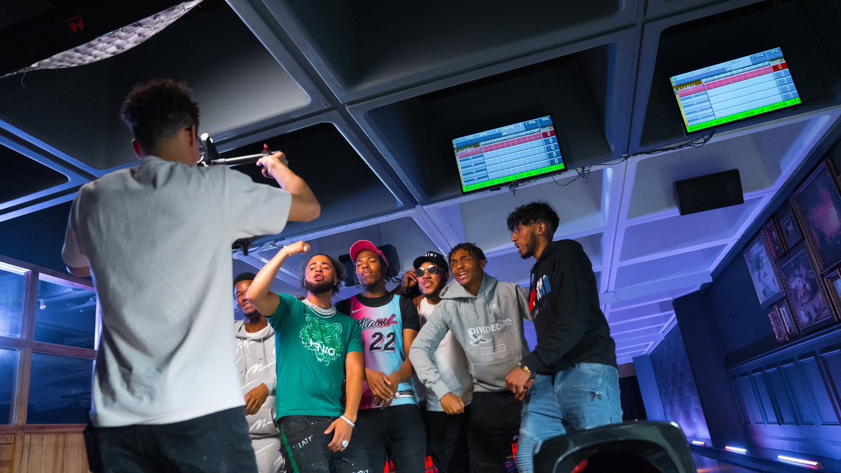 curlzofficial_'s tweet image. Curlz - Round Here OUT FRIDAY 27th 💚📍 #roundhere #curlz #outsoon