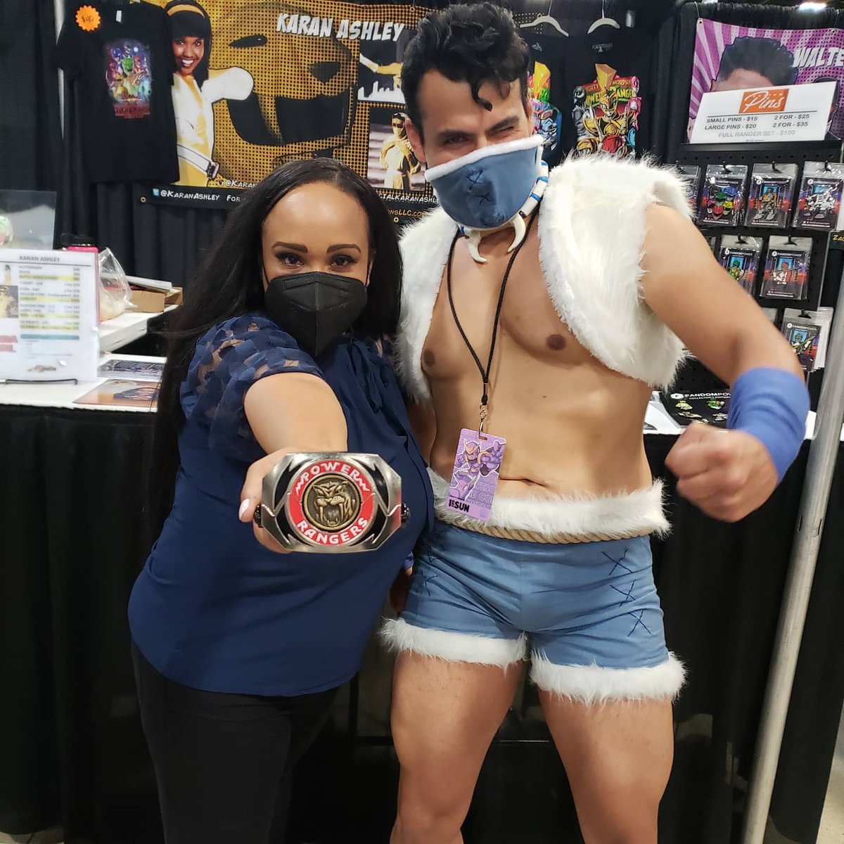 NinjaDog251's tweet photo. Meeting power rangers! #Rangers #nuktuk #cosplay #bolin https://t.co/aRsJ9PwjkS