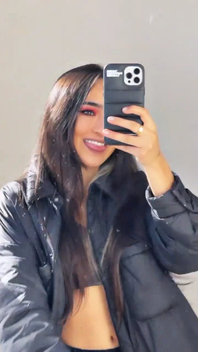 helenxCache's tweet image. Lo que más me gusta de Daniela Calle es su novia