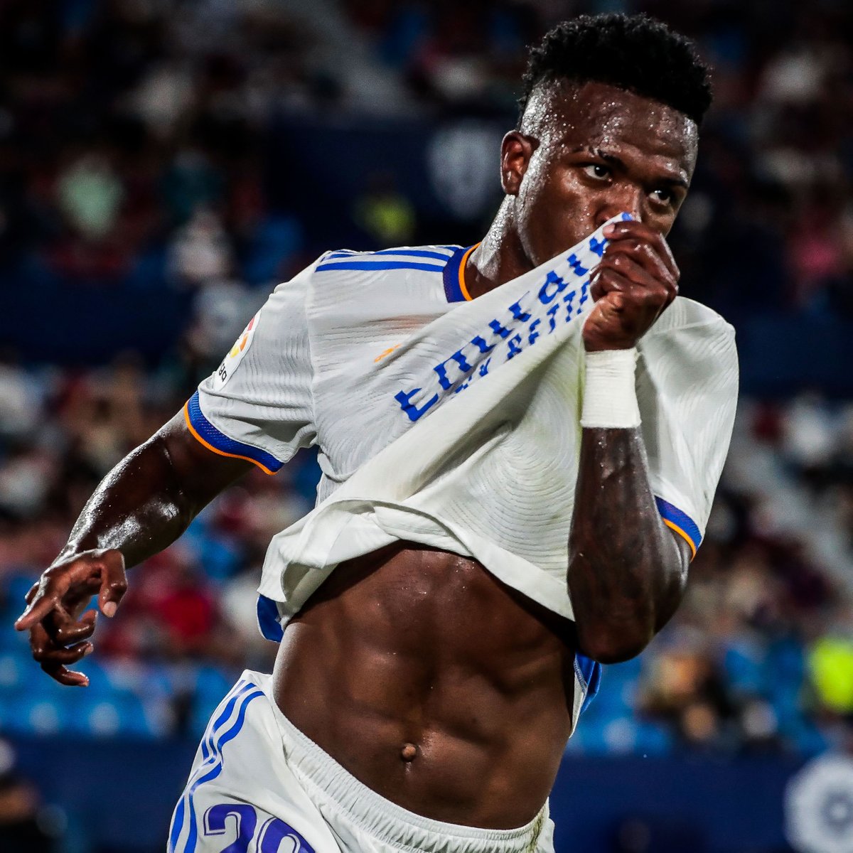 brfootball's tweet photo. Vinicius Jr. makes it 3-3!

Three goals in two games to start off La Liga 🔥 https://t.co/KNrTgCFRH4