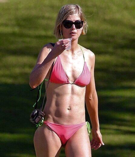 appreciation post for rosamund pike’s abs.