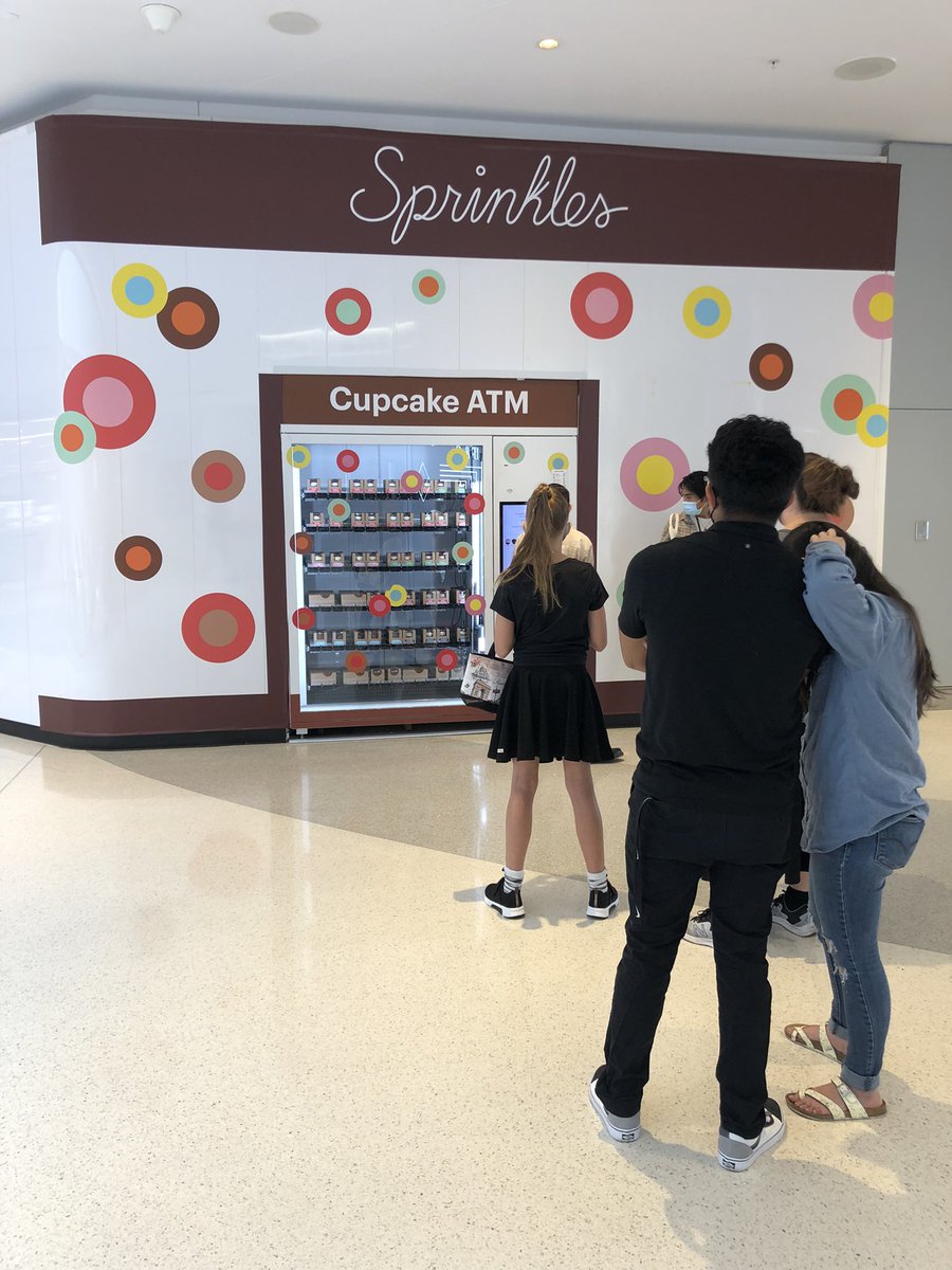 ChrisAikenMusic's tweet image. God bless cupcake ATM’s

#🧁#notallheroswearcapes