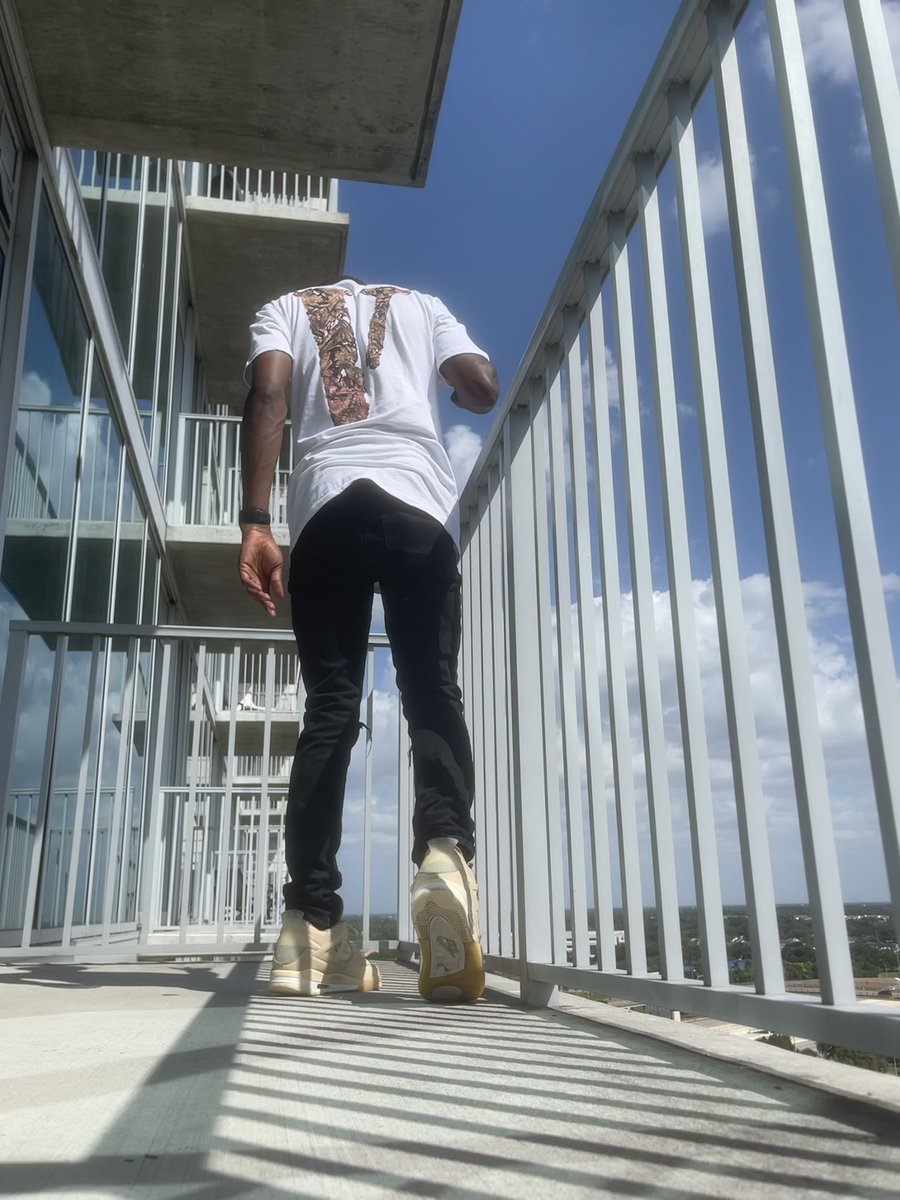 C750 Mitch™️ tweet media