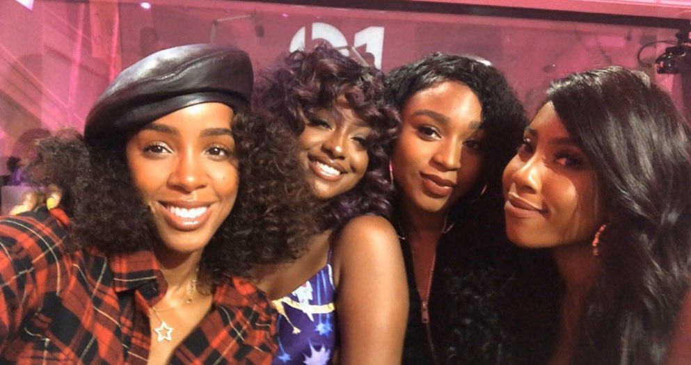 Kelly and her daughters &lt;3