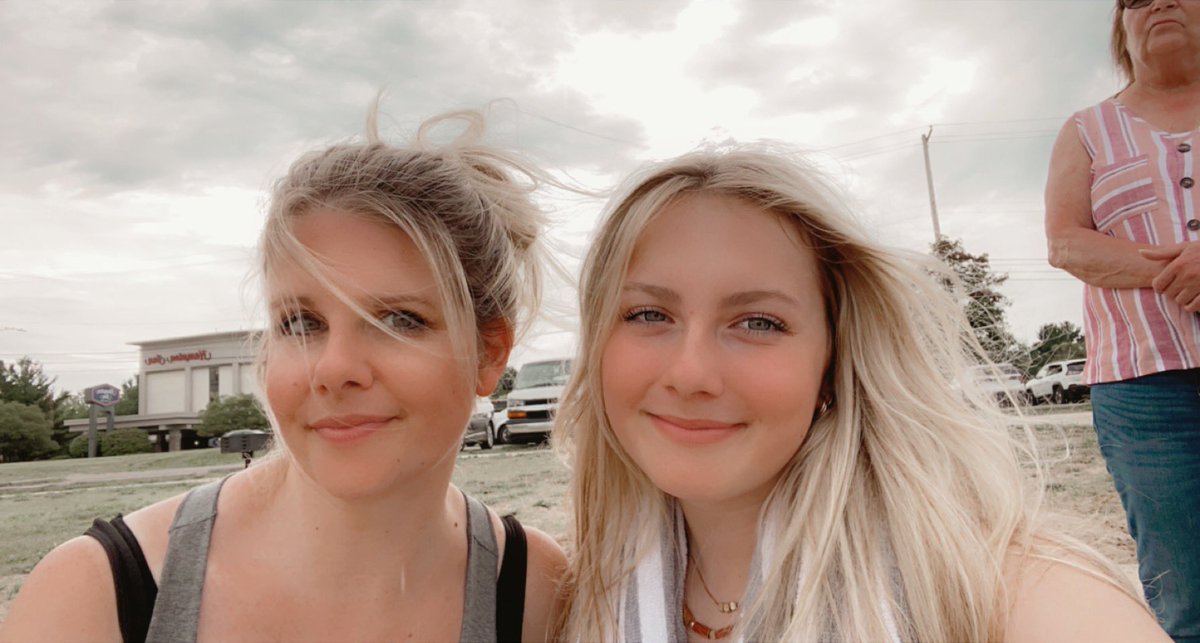 blondie2015's tweet photo. At least I have one kid who wants pics with me 🥰😂 #motherdaughter #stopgrowingplease #myheart https://t.co/ouyI7rDNhL