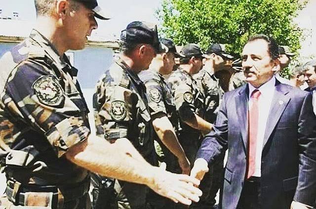 Gittiği her yerde önce görevli polislerle selamlaşıp sonra onlara tatlı gönderen Muhsin Yazıcıoğlu'nu özlemeyelim de ne yapalım!

#polisiminyanındayım