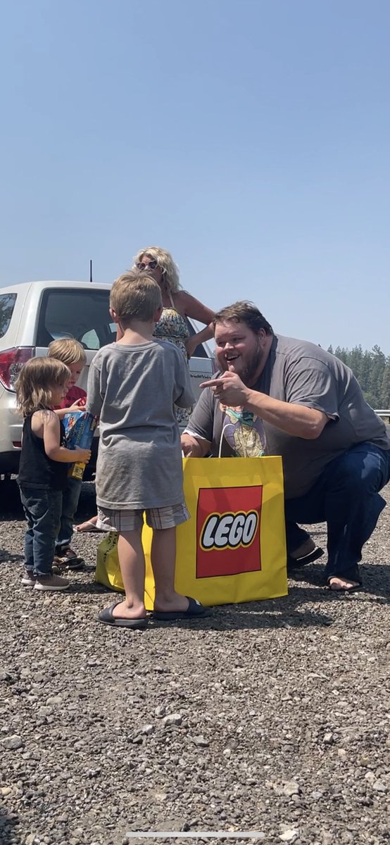 earle_fam's tweet photo. Caldor Fire Santa back at it again! Kids if the #caldorfire got delivered over 200 #LEGO sets. Unfortunately @LEGO_Group would not help us but the community has your back! Thanks for all who helped! #community #givenack https://t.co/njDZNIlknT
