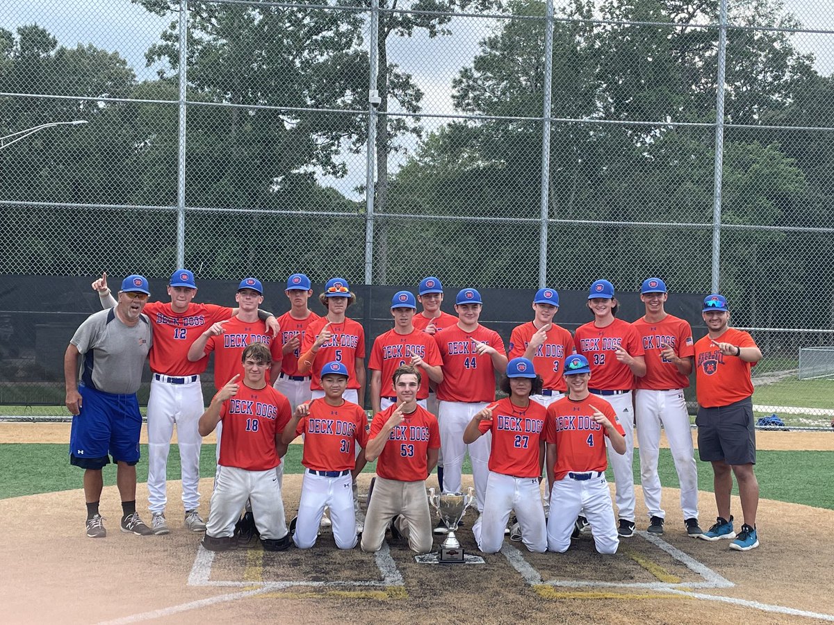 AM_Baseball_'s tweet photo. The champs are here 💪🏽🔥☝️ https://t.co/0SCXE1hlIo